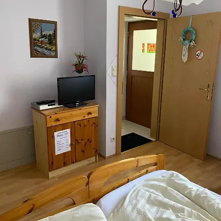 Gaestehaus Fischer Rohrendorf Bed & Breakfast 3*