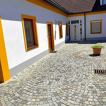 Gaestehaus Fischer Rohrendorf Bed & Breakfast Rohrendorf bei Krems
