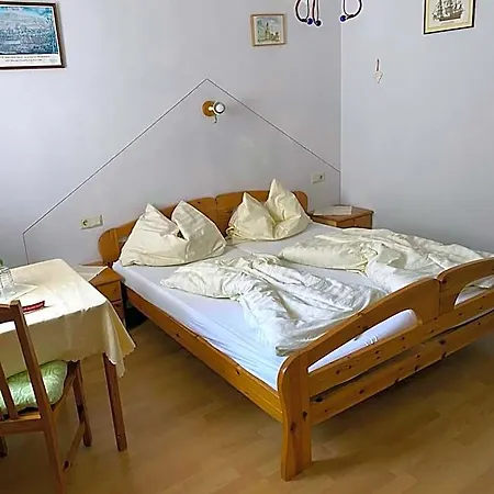 Gaestehaus Fischer Rohrendorf Bed & Breakfast 3*