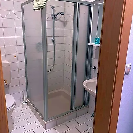 Bed & Breakfast Gaestehaus Fischer Rohrendorf 3*