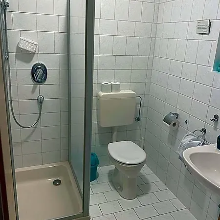 Gaestehaus Fischer Rohrendorf Bed & Breakfast 3*
